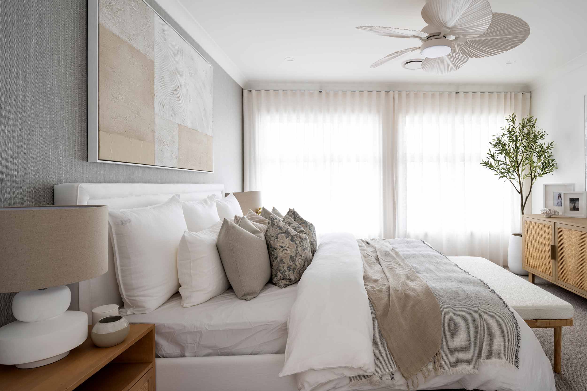Delorean_northport_facade_master_bedroom