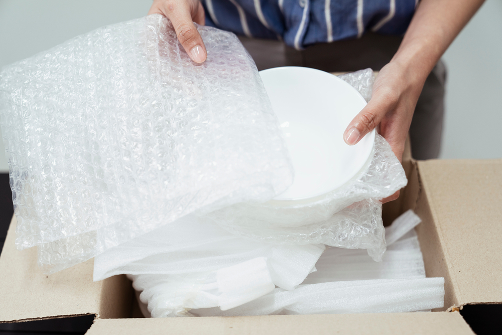 Packing plates for moving house