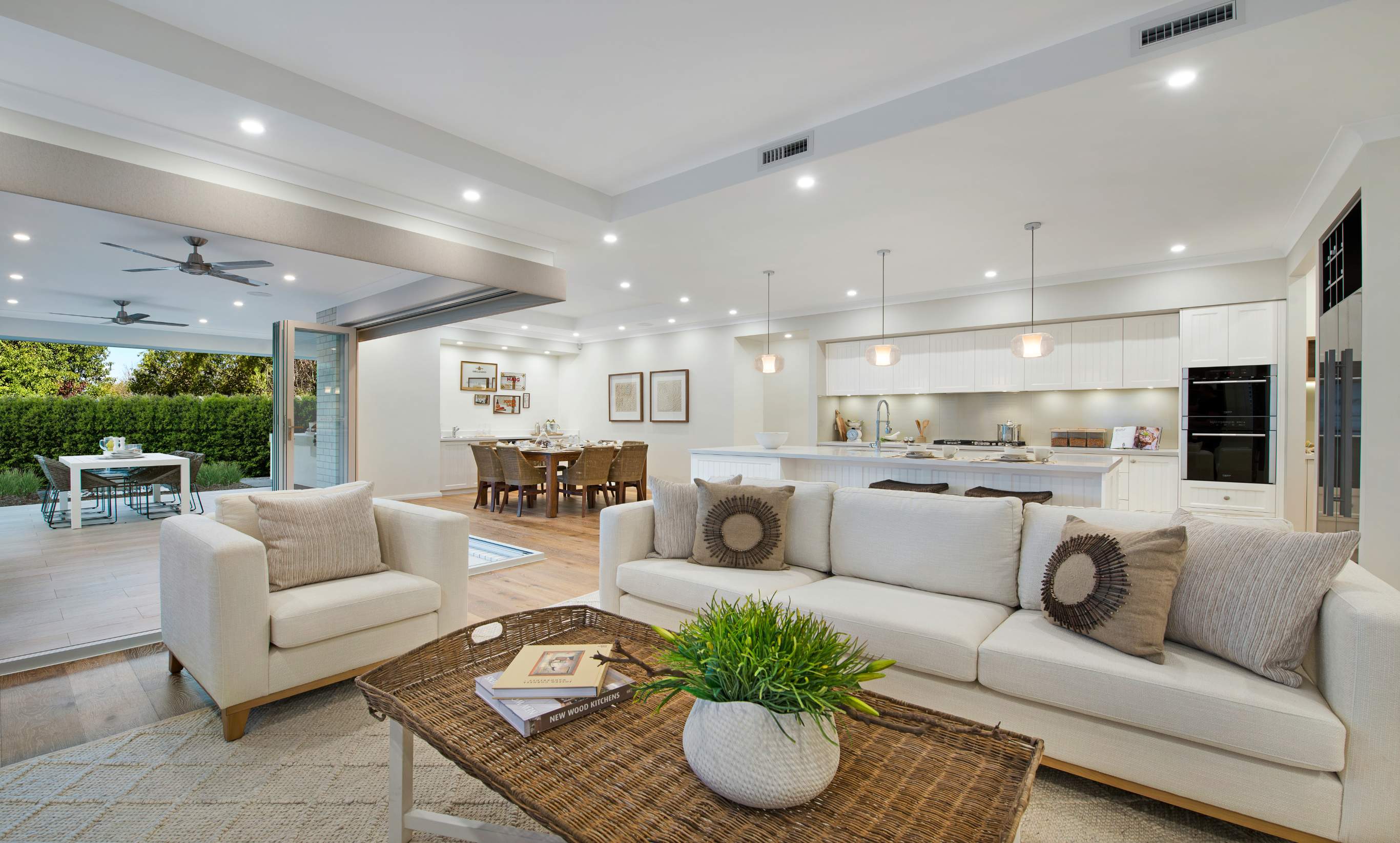 seaview-16-living-kitchen-dining-alfresco (2)-v2