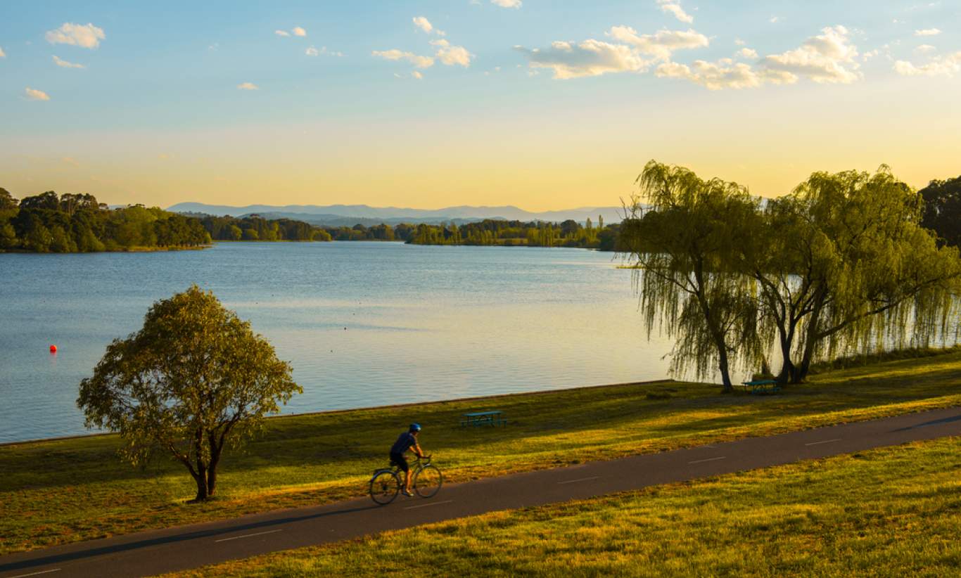 A beautiful green park in Canberra at sunrise