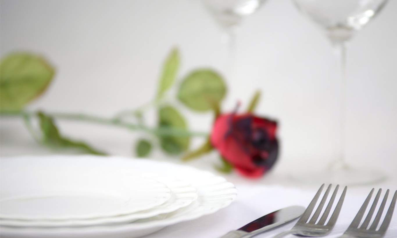 Elegant tableware for Valentine's Day