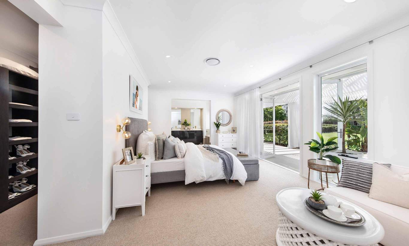 Bronte Executive Grand Manor One- Master Suite