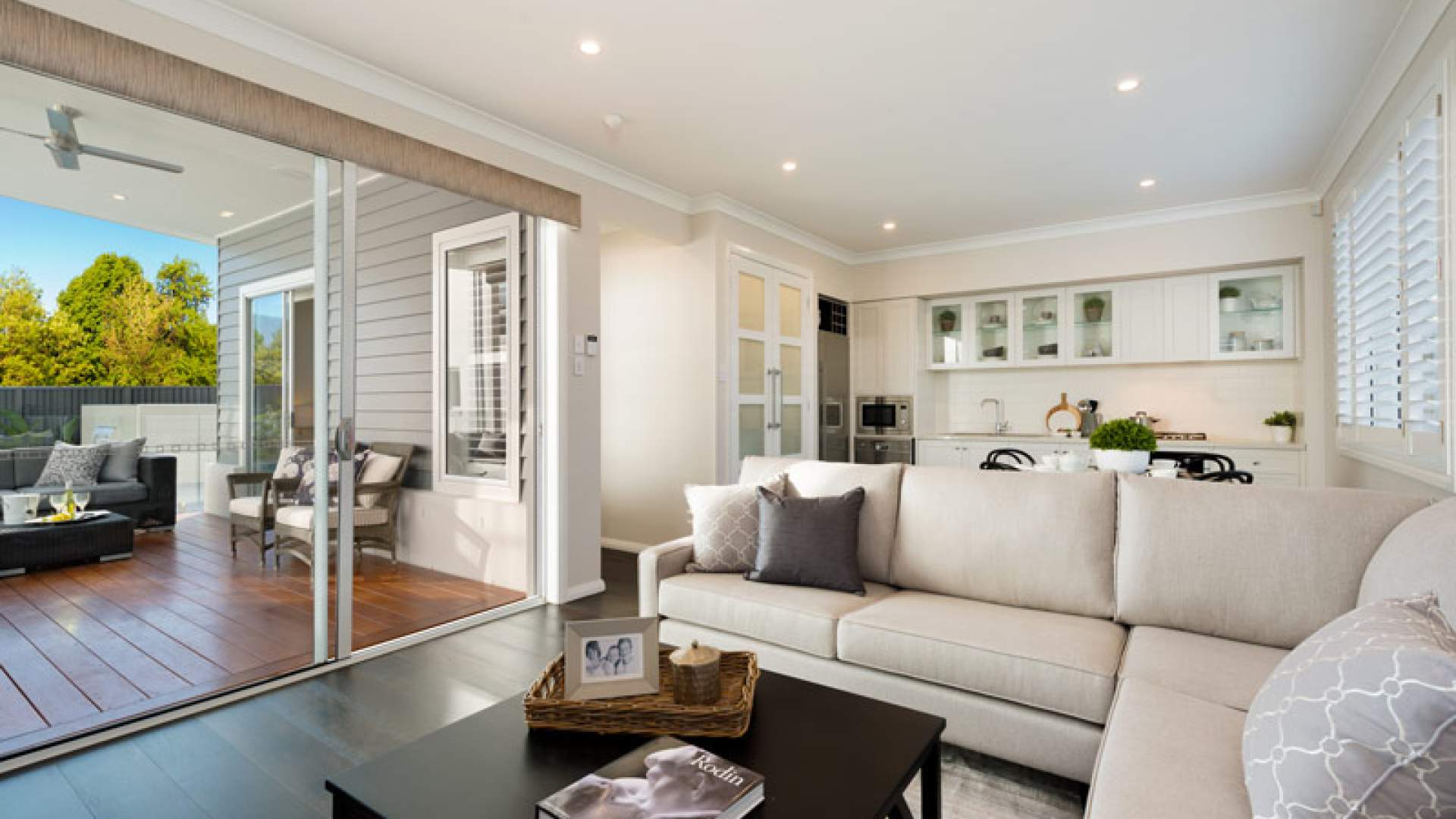 интерьер студии. чистовая отделка от застройщика. квартира в квартире что означает. отделка квартиры студии. квартира студия.