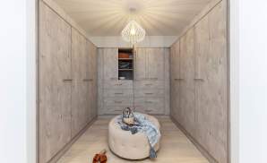 Lakeside- Walk In Robe