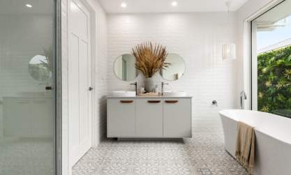 Ensuite | Santa Monica